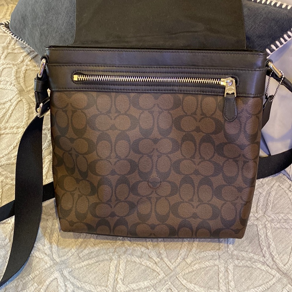 Mens Coach messenger bag!  Brown